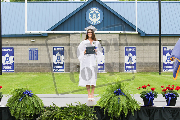 7Z7A2564
